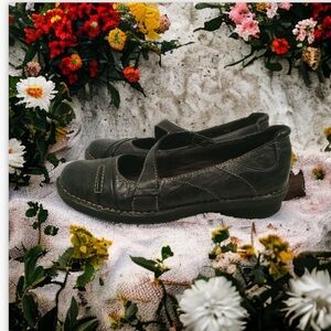 Clarks MaryJane Textured Pebble Genuine Leather Shoe Bendable- Black-EUC-Sz8.5W​